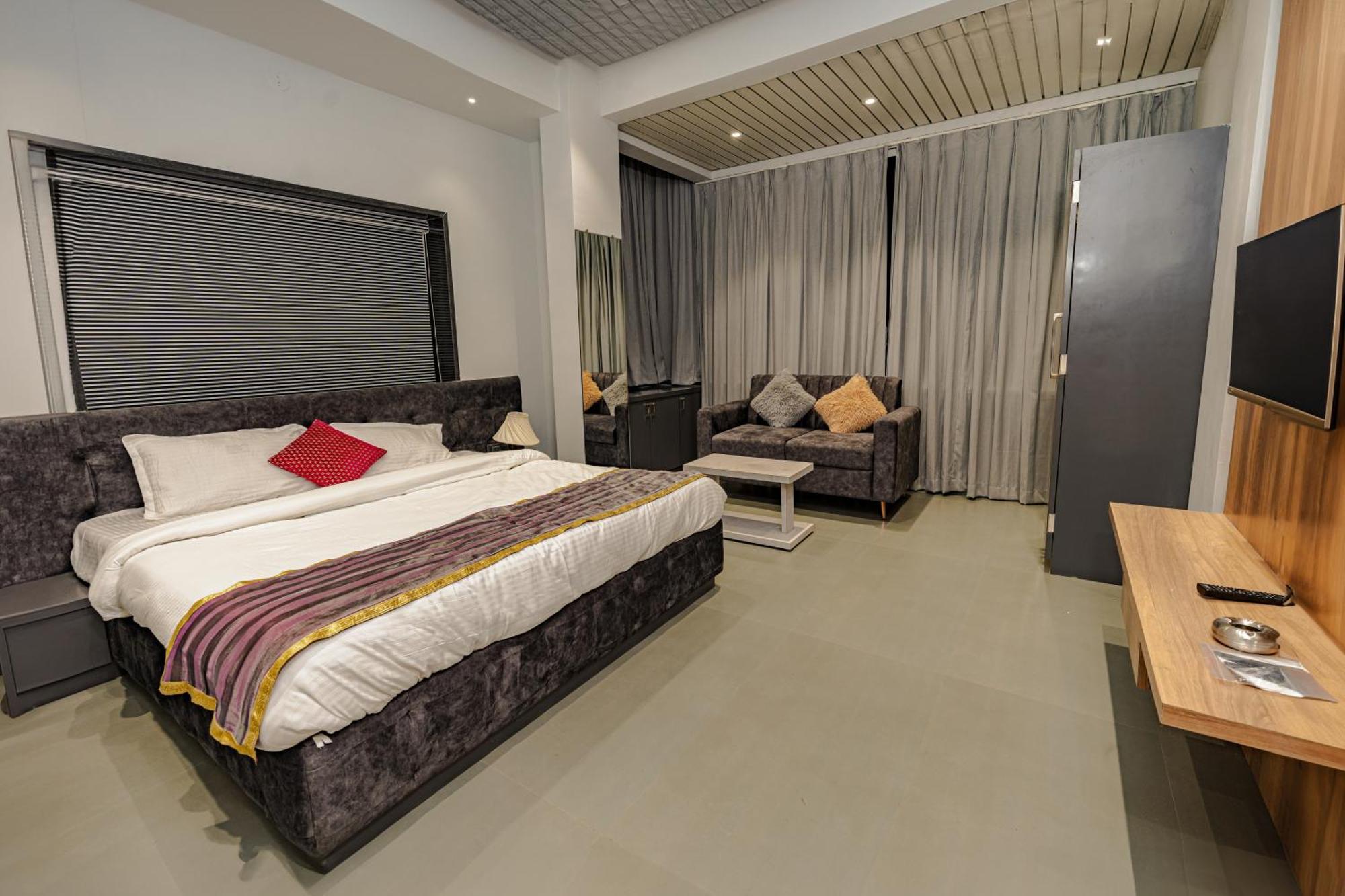 Hotel Mountain View Нашик Екстериор снимка
